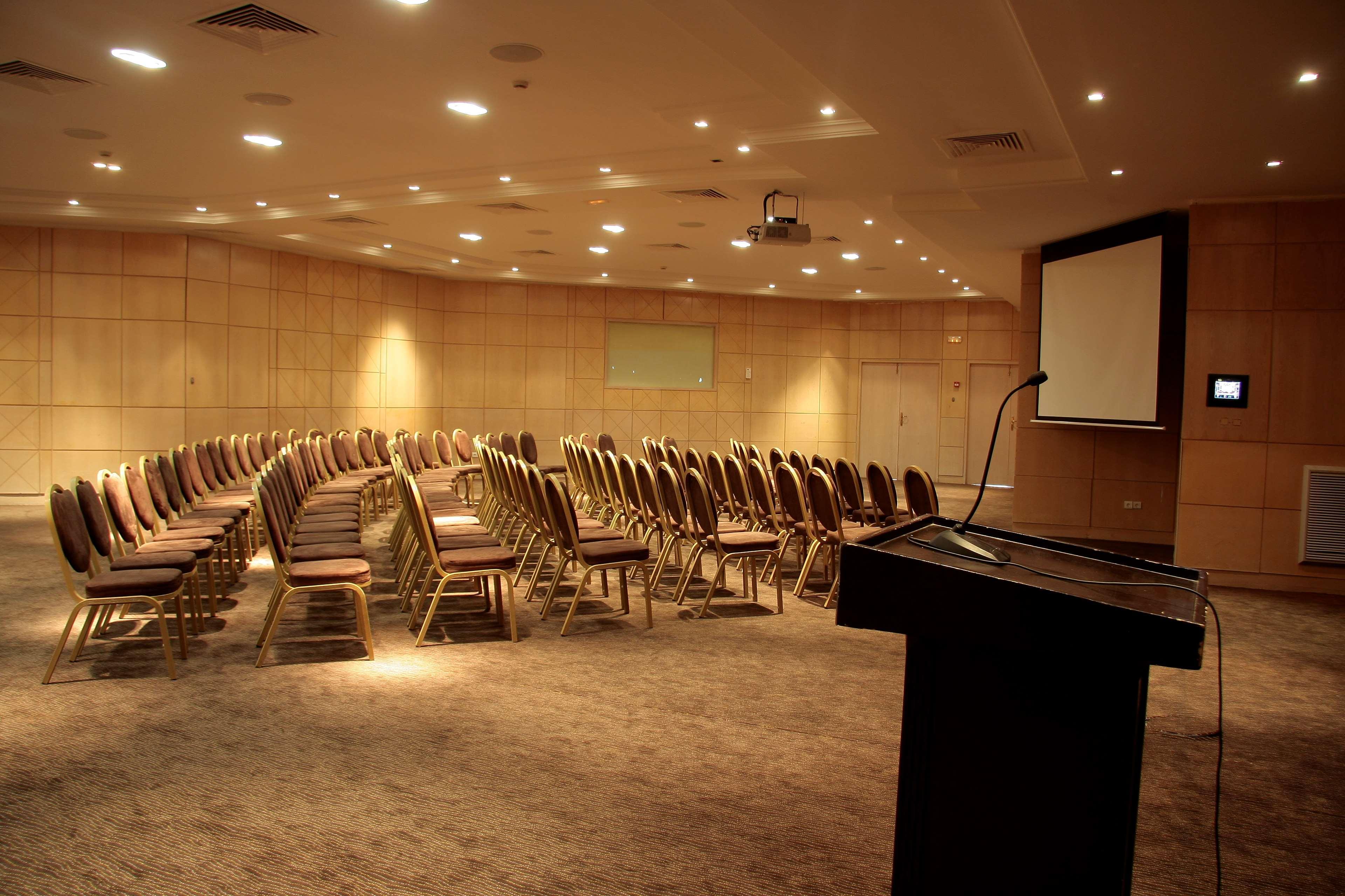 Radisson Blu Palace Resort&Thalasso, Djerba Mezraia Bagian luar foto A conference room
