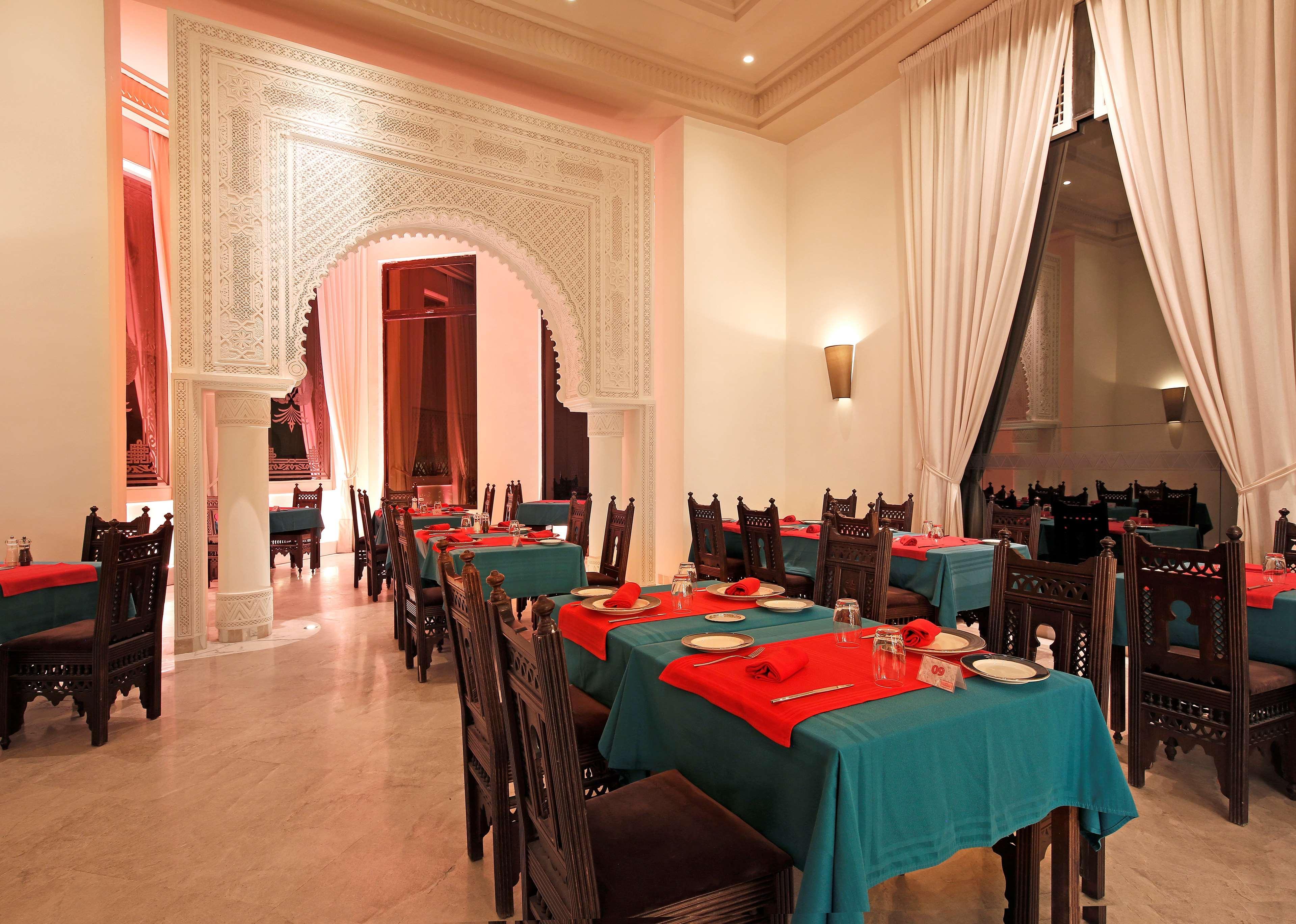 Radisson Blu Palace Resort&Thalasso, Djerba Mezraia Bagian luar foto Restaurant in Marrakech, Morocco