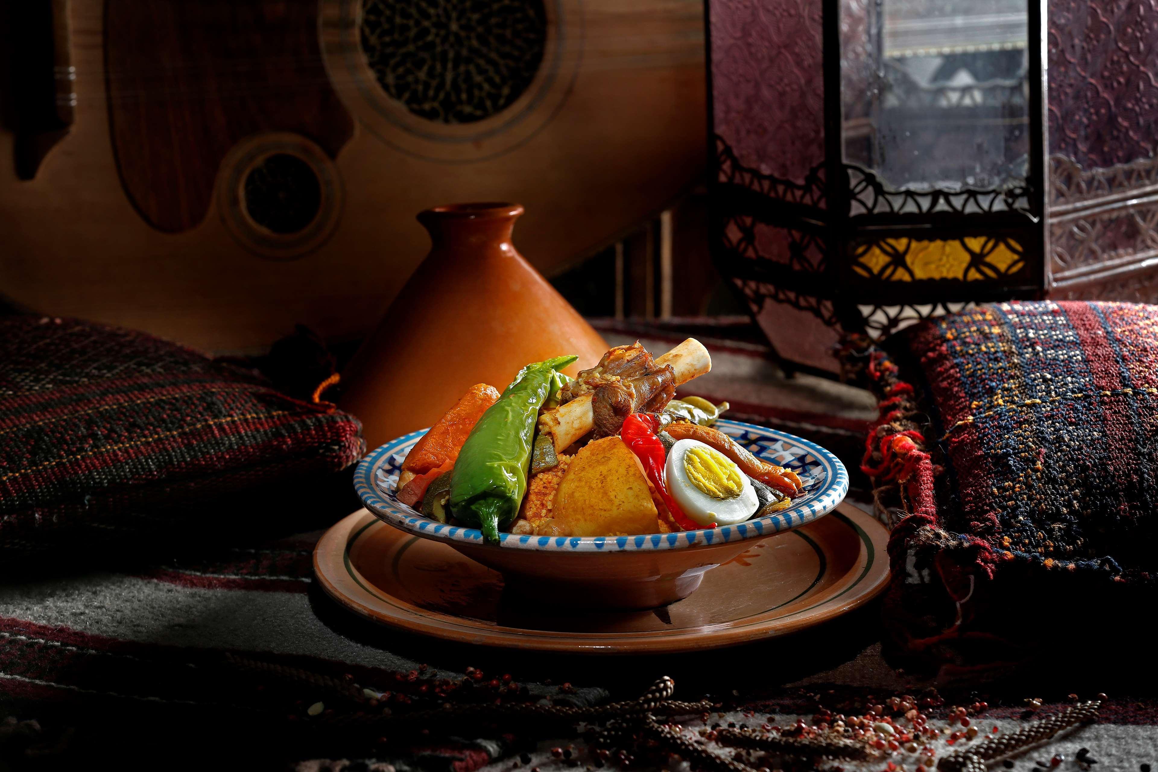 Radisson Blu Palace Resort&Thalasso, Djerba Mezraia Bagian luar foto A traditional couscous