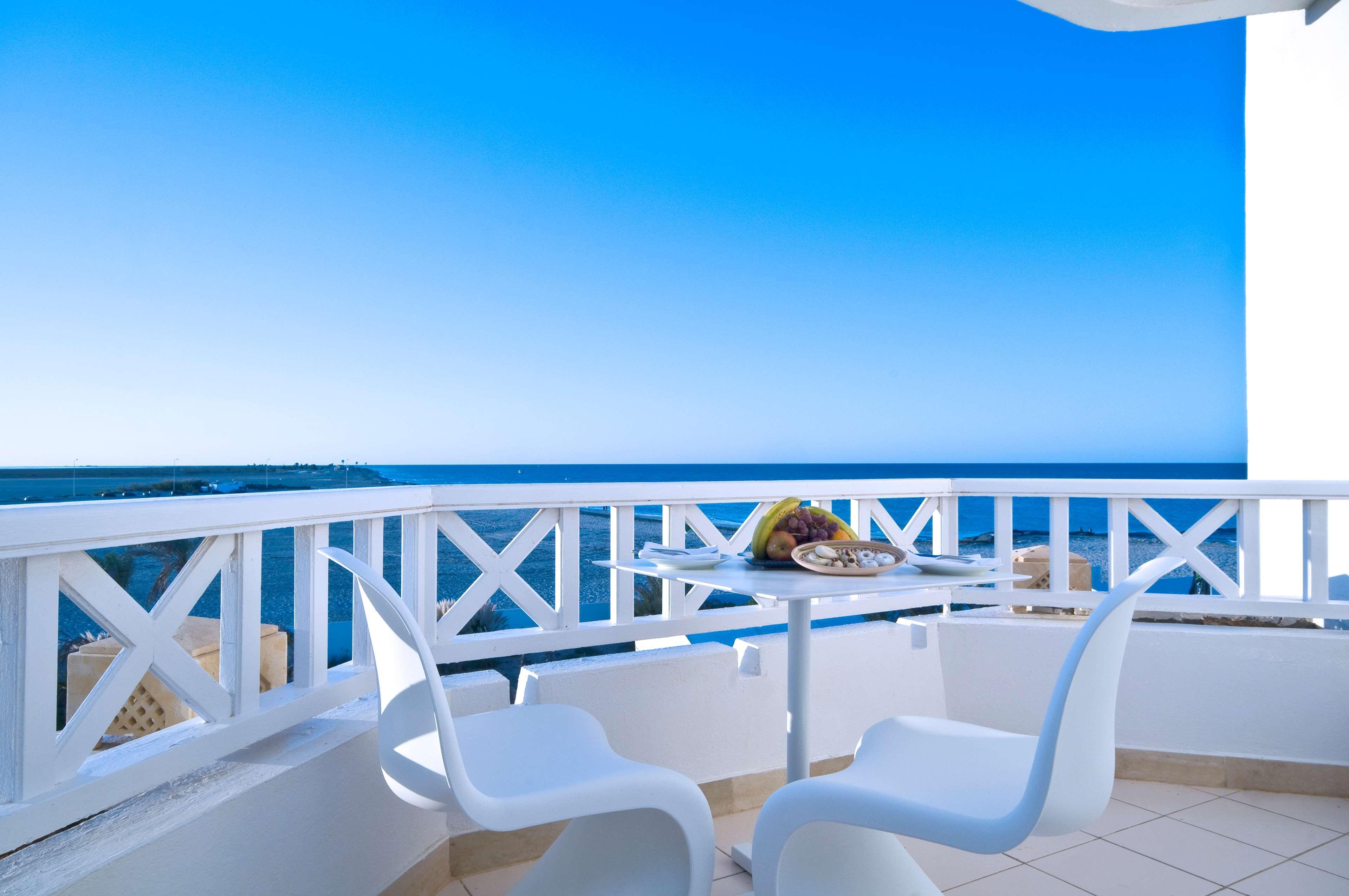 Radisson Blu Palace Resort&Thalasso, Djerba Mezraia Bagian luar foto Balcony