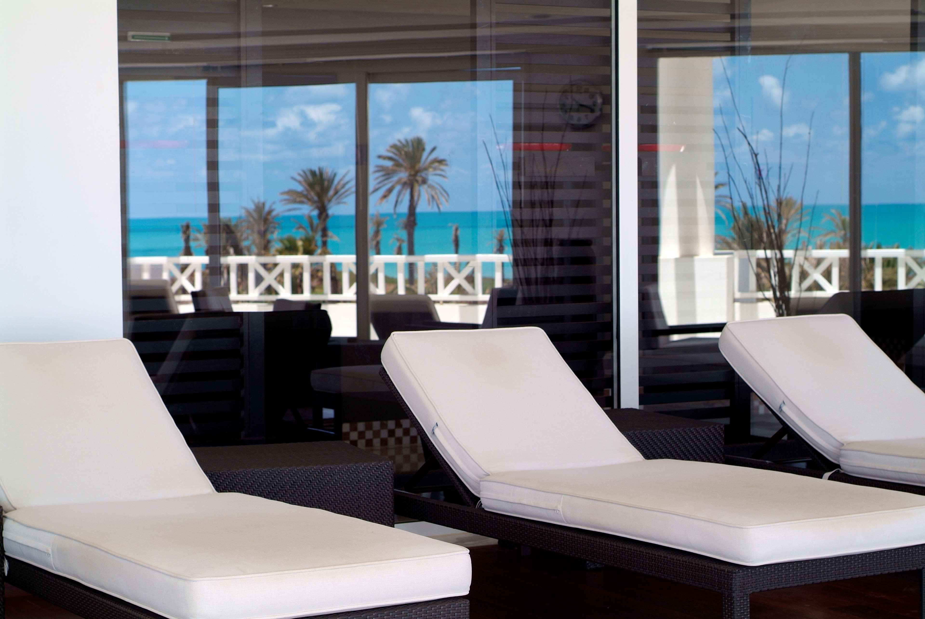 Radisson Blu Palace Resort&Thalasso, Djerba Mezraia Bagian luar foto The interior of the lounge
