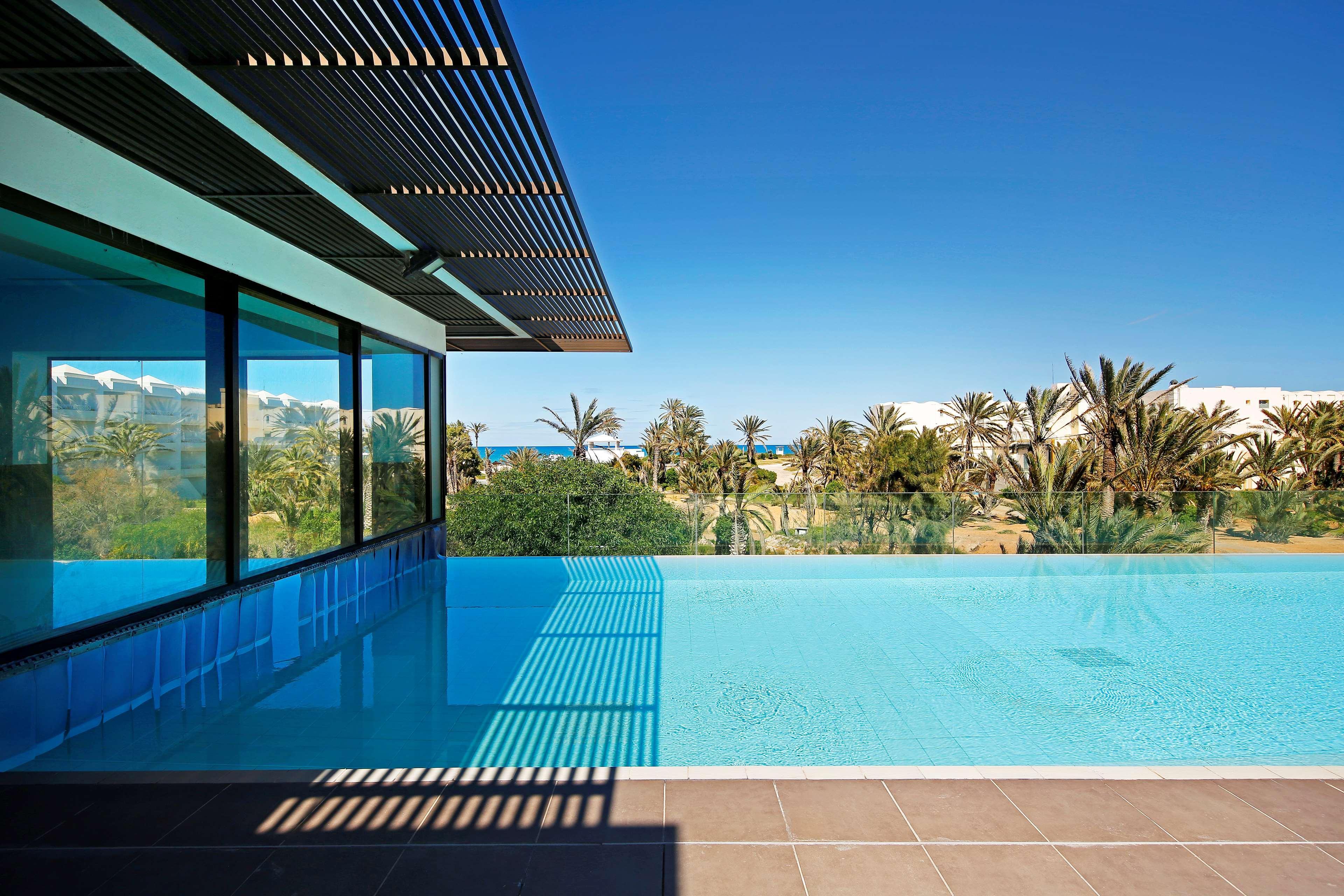 Radisson Blu Palace Resort&Thalasso, Djerba Mezraia Bagian luar foto Villa in Marbella