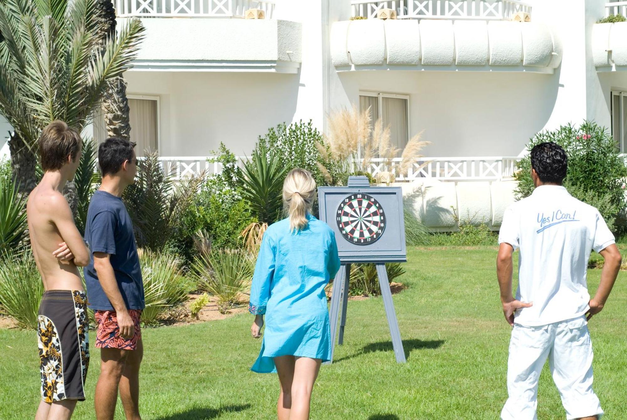 Radisson Blu Palace Resort&Thalasso, Djerba Mezraia Bagian luar foto Outdoor dartboard