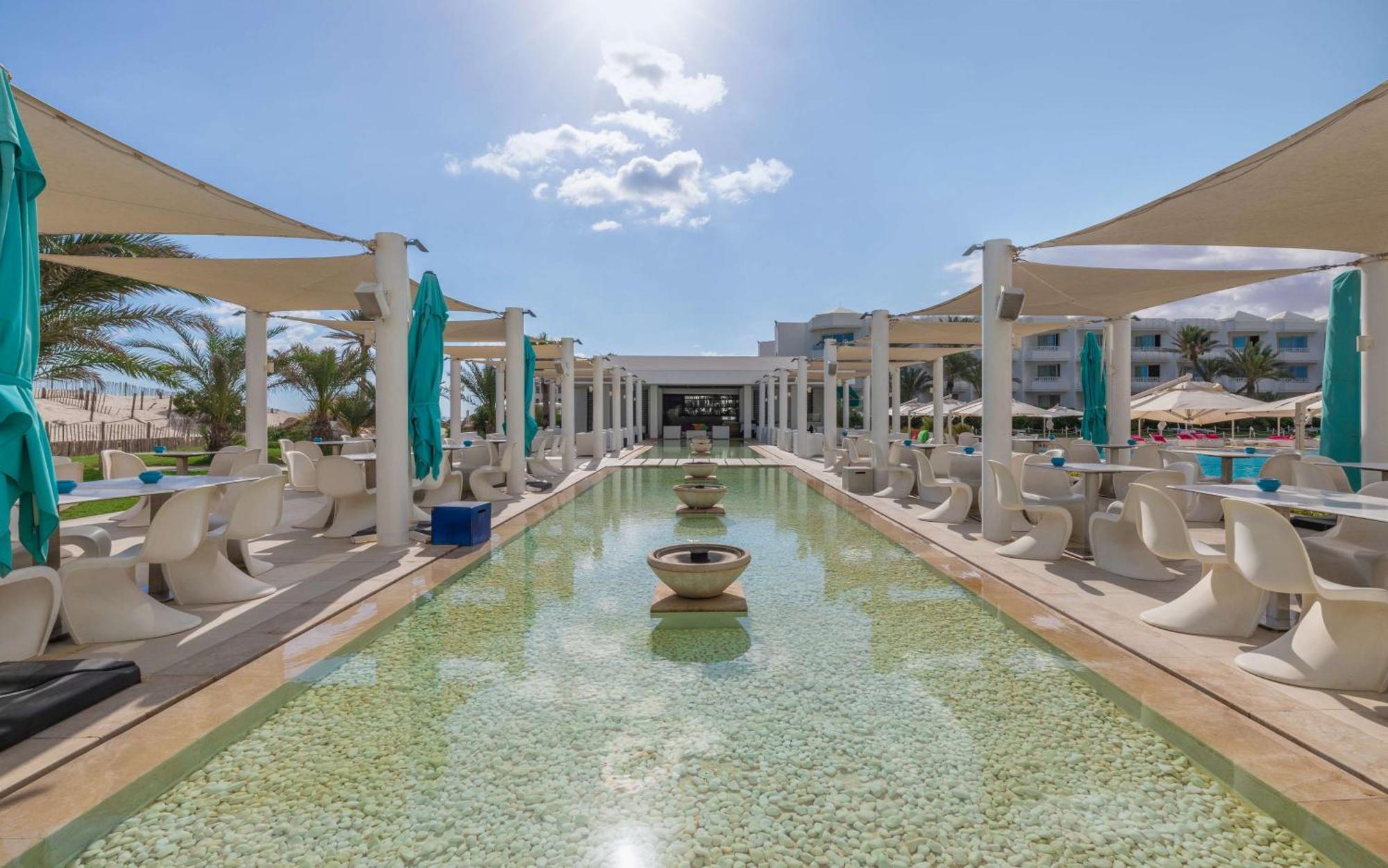 Radisson Blu Palace Resort&Thalasso, Djerba Mezraia Bagian luar foto The resort's main pool